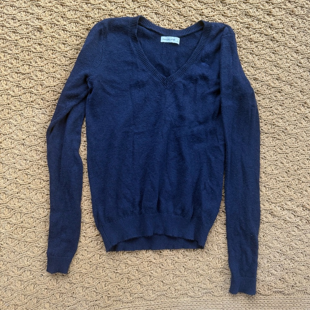 Abercrombie & Fitch Womens V-Neck Sweater M Navy Blue Cotton Blend Academia Prep